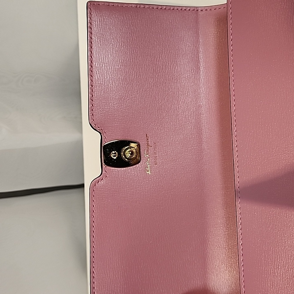 Salvatore Ferragamo Wallet With Box - Picture 10 of 16